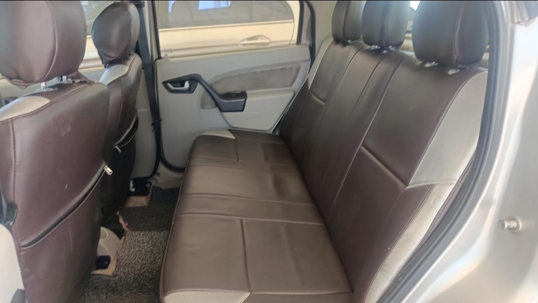 यूज़्ड 2013 महिंद्रा वेरिटो, Alagapuram, Salem 15 यूज़्ड 2013 महिंद्रा वेरिटो, Alagapuram, Salem 15