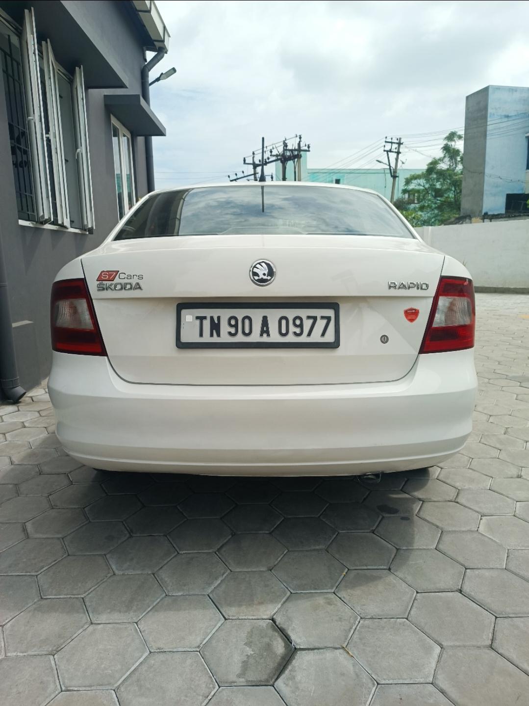 यूज़्ड 2015 स्कोडा रैपिड, Alagapuram, Salem 2 यूज़्ड 2015 स्कोडा रैपिड, Alagapuram, Salem 2
