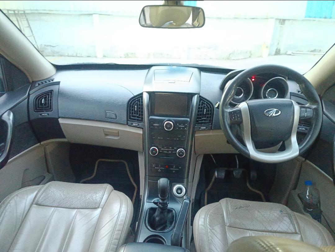 यूज़्ड 2016 महिंद्रा एक्सयूवी500, Alagapuram, Salem 11 यूज़्ड 2016 महिंद्रा एक्सयूवी500, Alagapuram, Salem 11