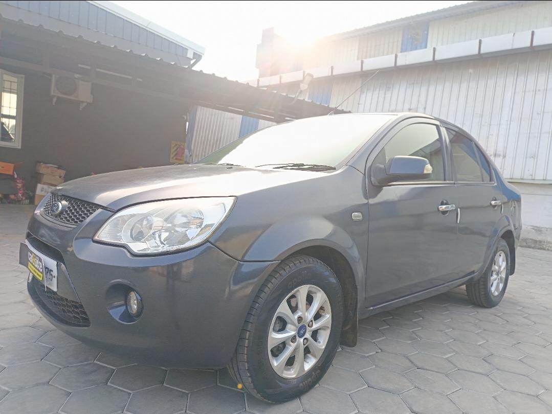 2013 फोर्ड फिएस्टा 1.5 Diesel Titanium 2013 फोर्ड फिएस्टा 1.5 Diesel Titanium