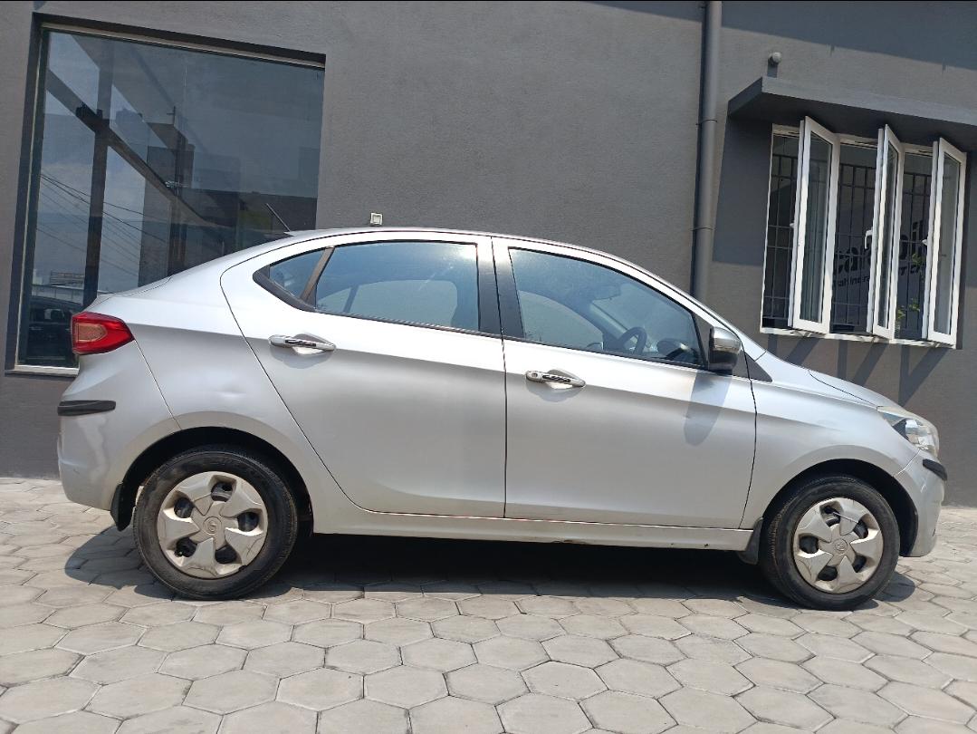 यूज़्ड 2017 टाटा टीगोर, Alagapuram, Salem 5 यूज़्ड 2017 टाटा टीगोर, Alagapuram, Salem 5