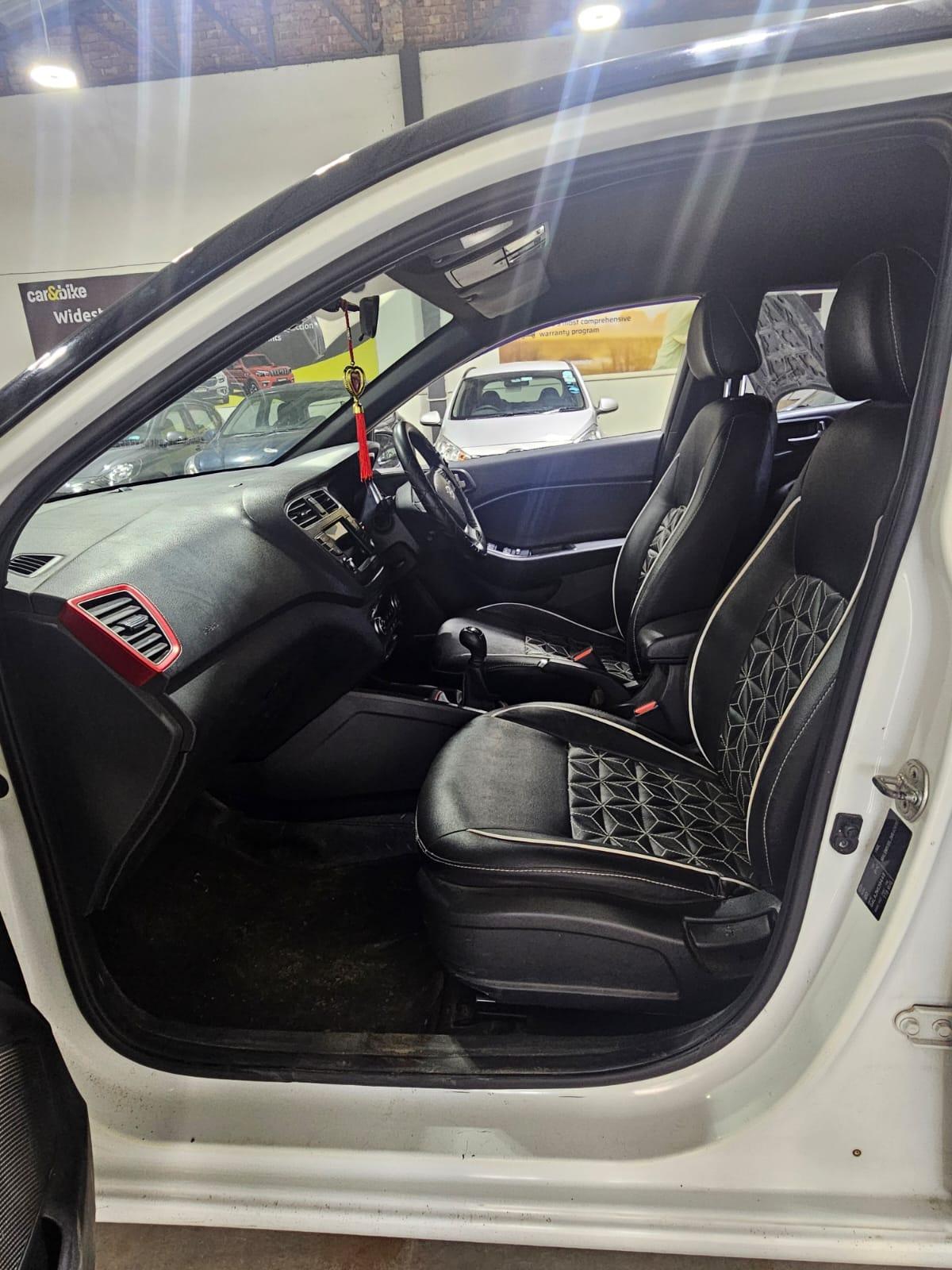 यूज़्ड 2018 ह्युंडई आई20 एक्टिव, Balarampore Colony, Malda 10 यूज़्ड 2018 ह्युंडई आई20 एक्टिव, Balarampore Colony, Malda 10