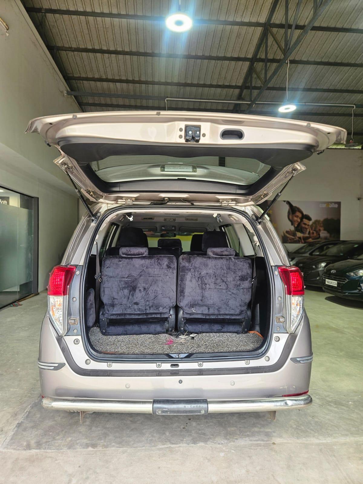 यूज़्ड 2016 टोयोटा इनोवा क्रिस्टा, Malda  9 यूज़्ड 2016 टोयोटा इनोवा क्रिस्टा, Malda  9