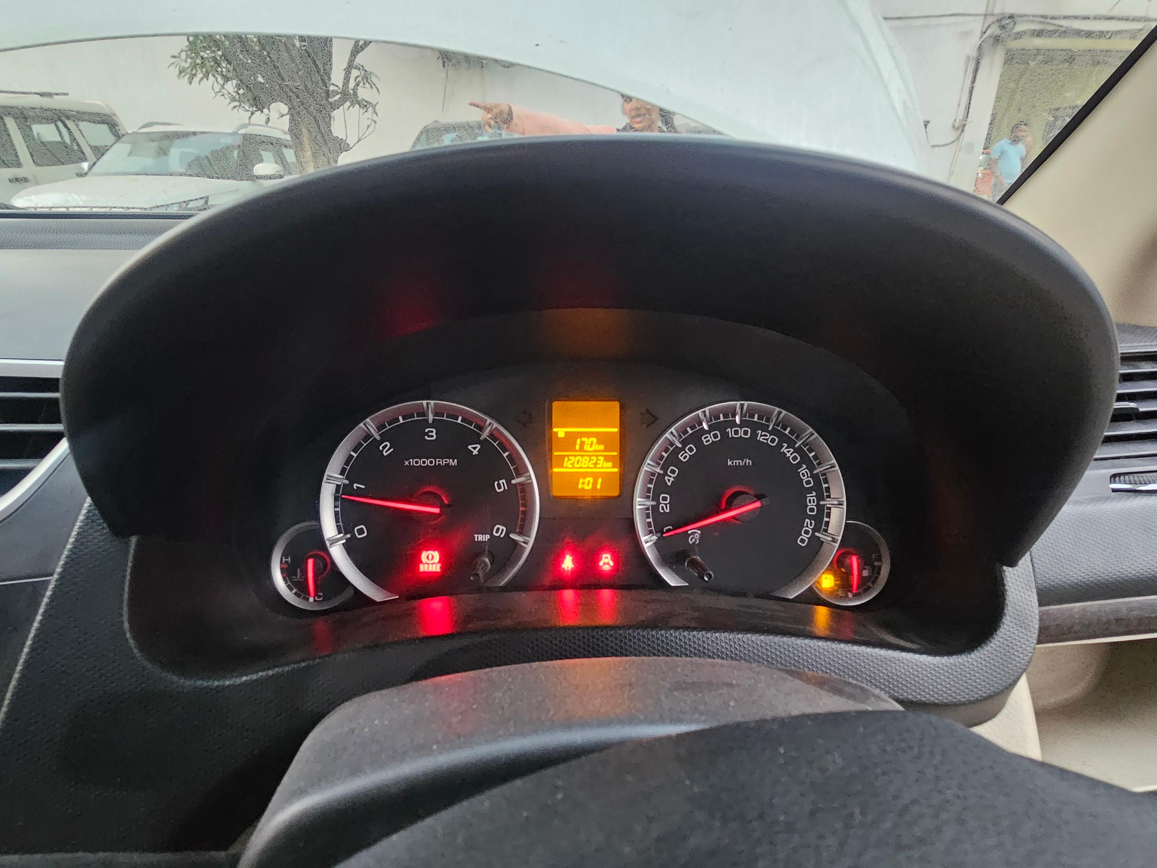 यूज़्ड 2015 मारुति सुजुकी स्विफ्ट डिज़ायर, Balarampore Colony, Malda 5 यूज़्ड 2015 मारुति सुजुकी स्विफ्ट डिज़ायर, Balarampore Colony, Malda 5