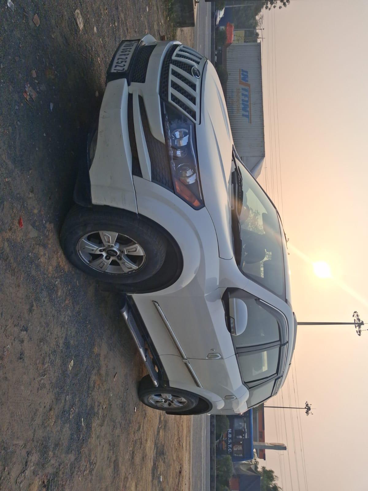 2012 महिंद्रा एक्सयूवी500 W8 AWD 2012 महिंद्रा एक्सयूवी500 W8 AWD