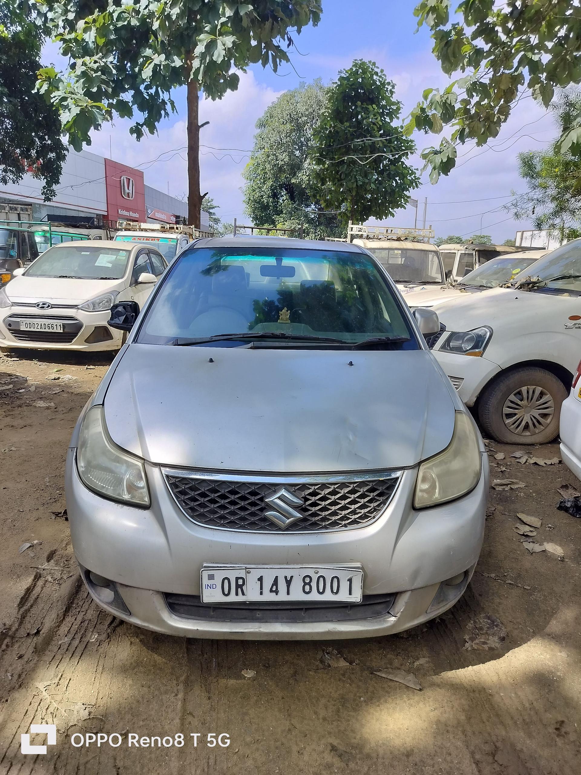 2011 मारुति सुजुकी एसएक्स4 ZDI 2011 मारुति सुजुकी एसएक्स4 ZDI