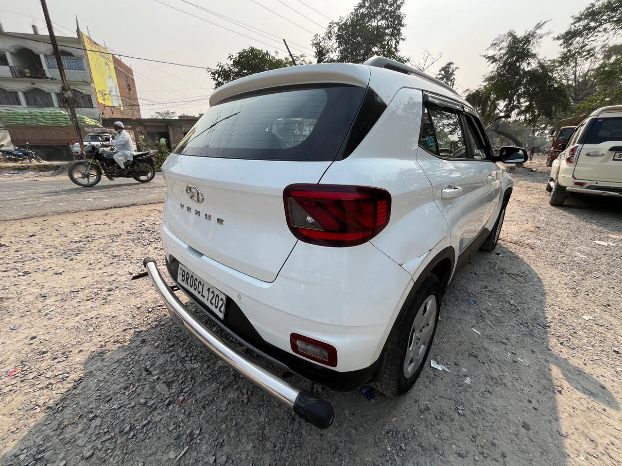 यूज़्ड 2020 ह्युंडई वेन्यू, Umanagar, Muzaffarpur 4 यूज़्ड 2020 ह्युंडई वेन्यू, Umanagar, Muzaffarpur 4