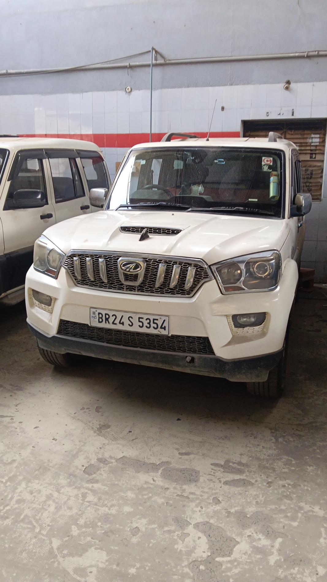 2015 महिंद्रा स्कॉर्पियो S10 2WD 2015 महिंद्रा स्कॉर्पियो S10 2WD