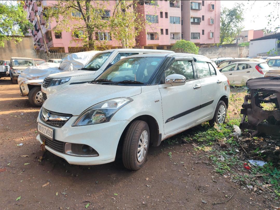 2015 मारुति सुजुकी स्विफ्ट डिज़ायर VXI 2015 मारुति सुजुकी स्विफ्ट डिज़ायर VXI