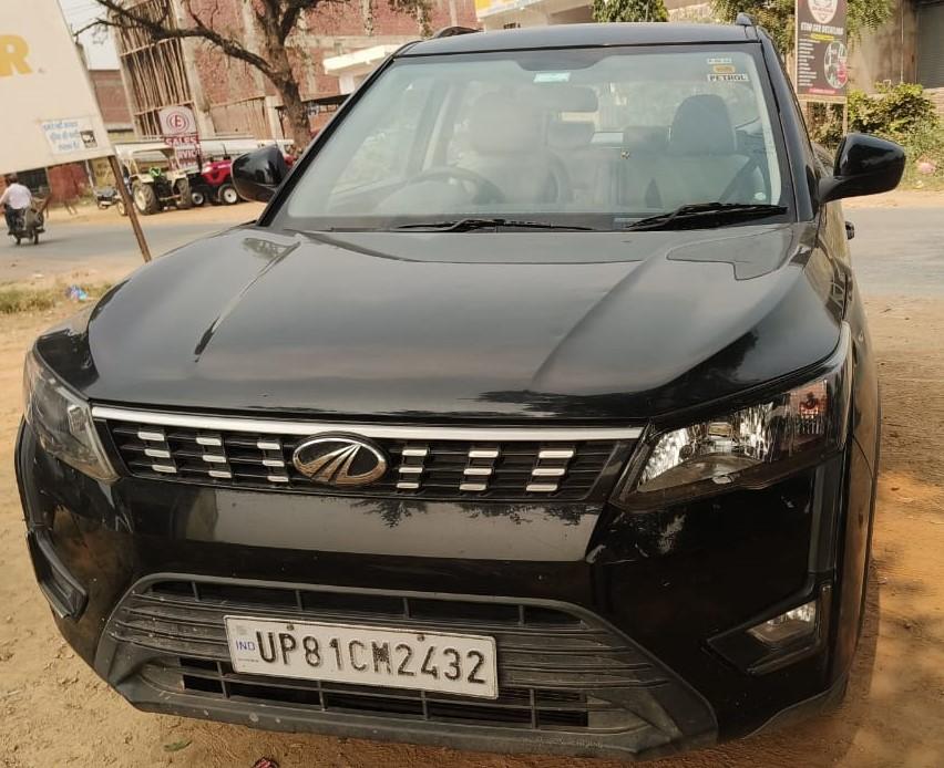 2020 महिंद्रा एक्सयूवी300 W6 Petrol 2020 महिंद्रा एक्सयूवी300 W6 Petrol