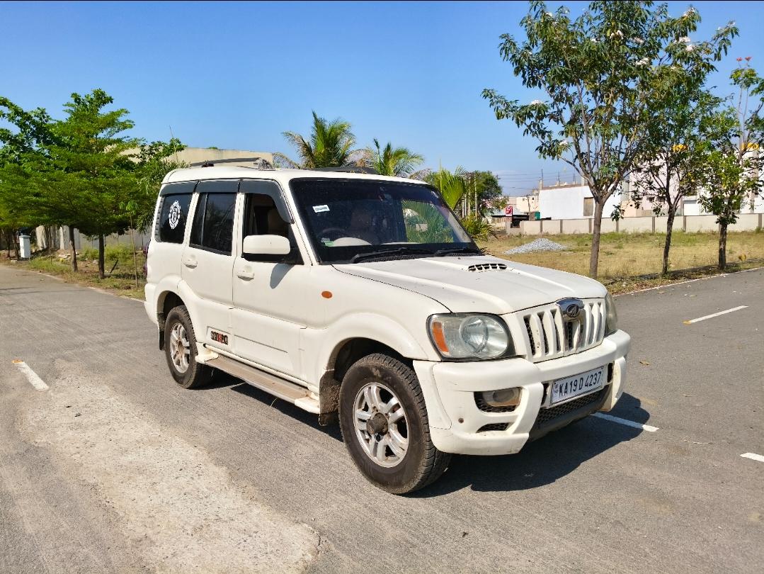 2011 महिंद्रा स्कॉर्पियो VLX 4WD ABS BS-III 2011 महिंद्रा स्कॉर्पियो VLX 4WD ABS BS-III