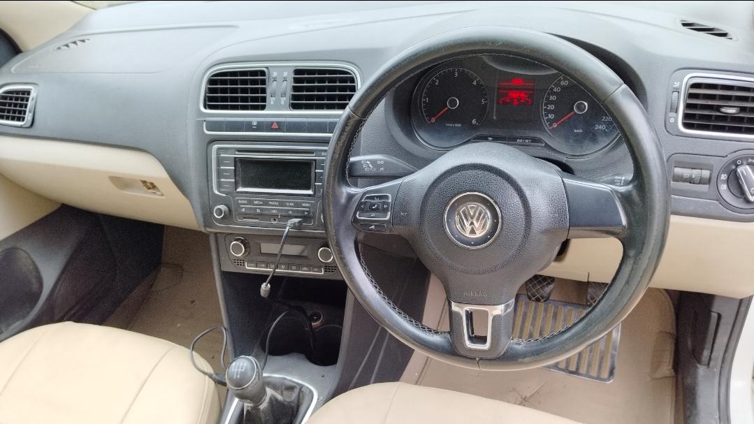 यूज़्ड 2013 फॉक्सवैगन पोलो, Perandapalli, Hosur 11 यूज़्ड 2013 फॉक्सवैगन पोलो, Perandapalli, Hosur 11