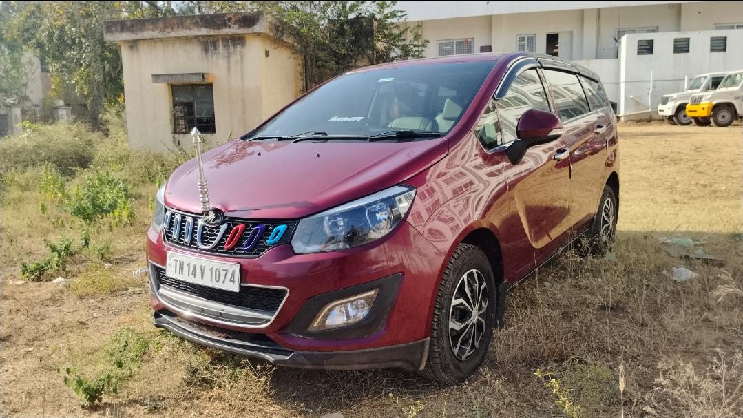 2019 महिंद्रा मराज़ो M2 8-Seater 2019 महिंद्रा मराज़ो M2 8-Seater