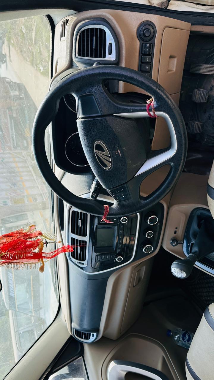 यूज़्ड 2015 महिंद्रा टीयूवी300, Faridabad Sector 7, Faridabad 4 यूज़्ड 2015 महिंद्रा टीयूवी300, Faridabad Sector 7, Faridabad 4