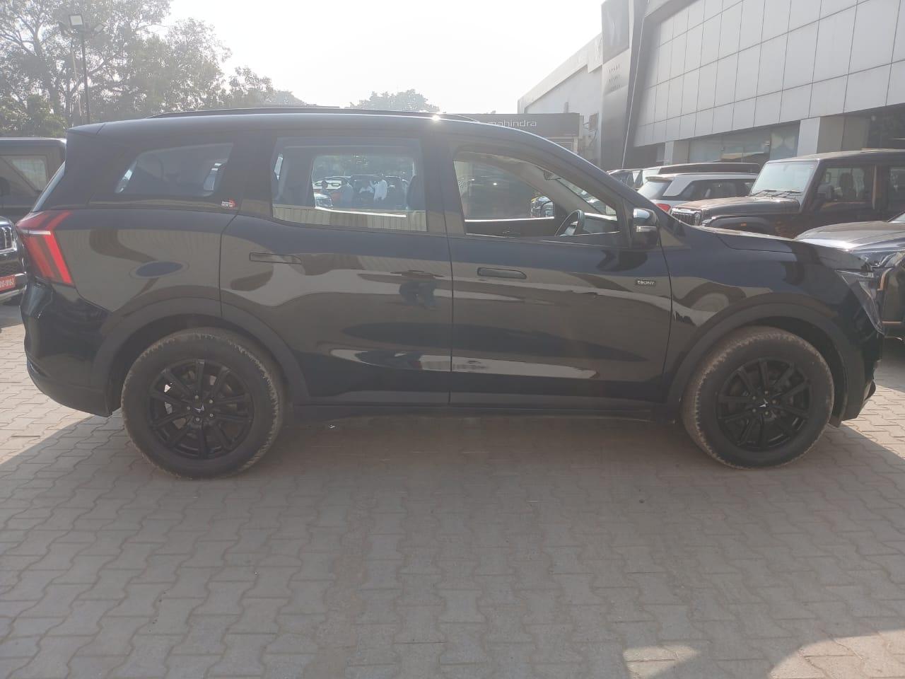 यूज़्ड 2025 महिंद्रा एक्सयूवी700, Faridabad Sector 7, Faridabad 3 यूज़्ड 2025 महिंद्रा एक्सयूवी700, Faridabad Sector 7, Faridabad 3