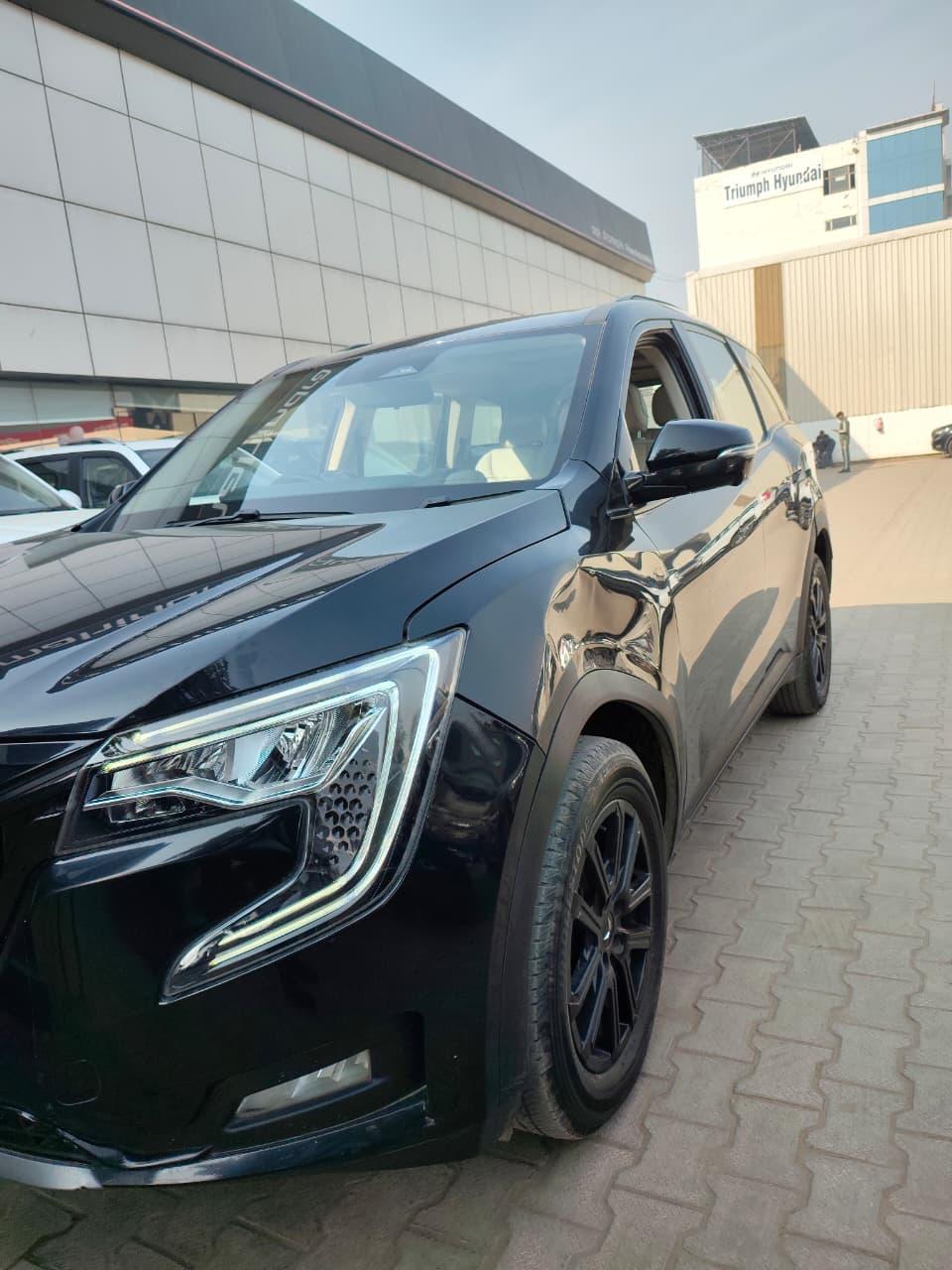 2024 महिंद्रा एक्सयूवी700 MX Petrol MT 7 STR 2024 महिंद्रा एक्सयूवी700 MX Petrol MT 7 STR