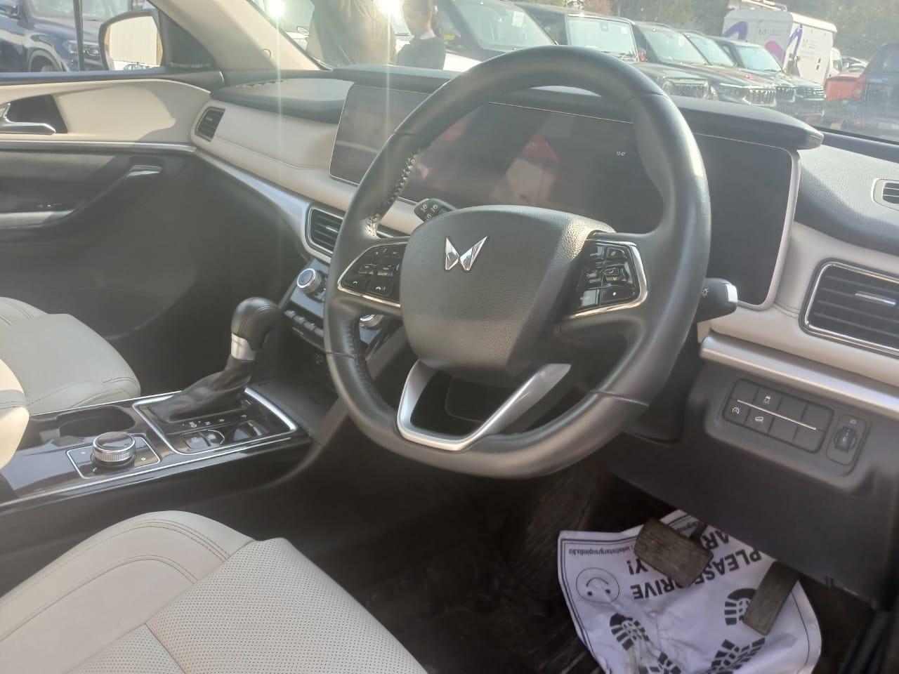 यूज़्ड 2024 महिंद्रा एक्सयूवी700, Faridabad Sector 7, Faridabad 11 यूज़्ड 2024 महिंद्रा एक्सयूवी700, Faridabad Sector 7, Faridabad 11