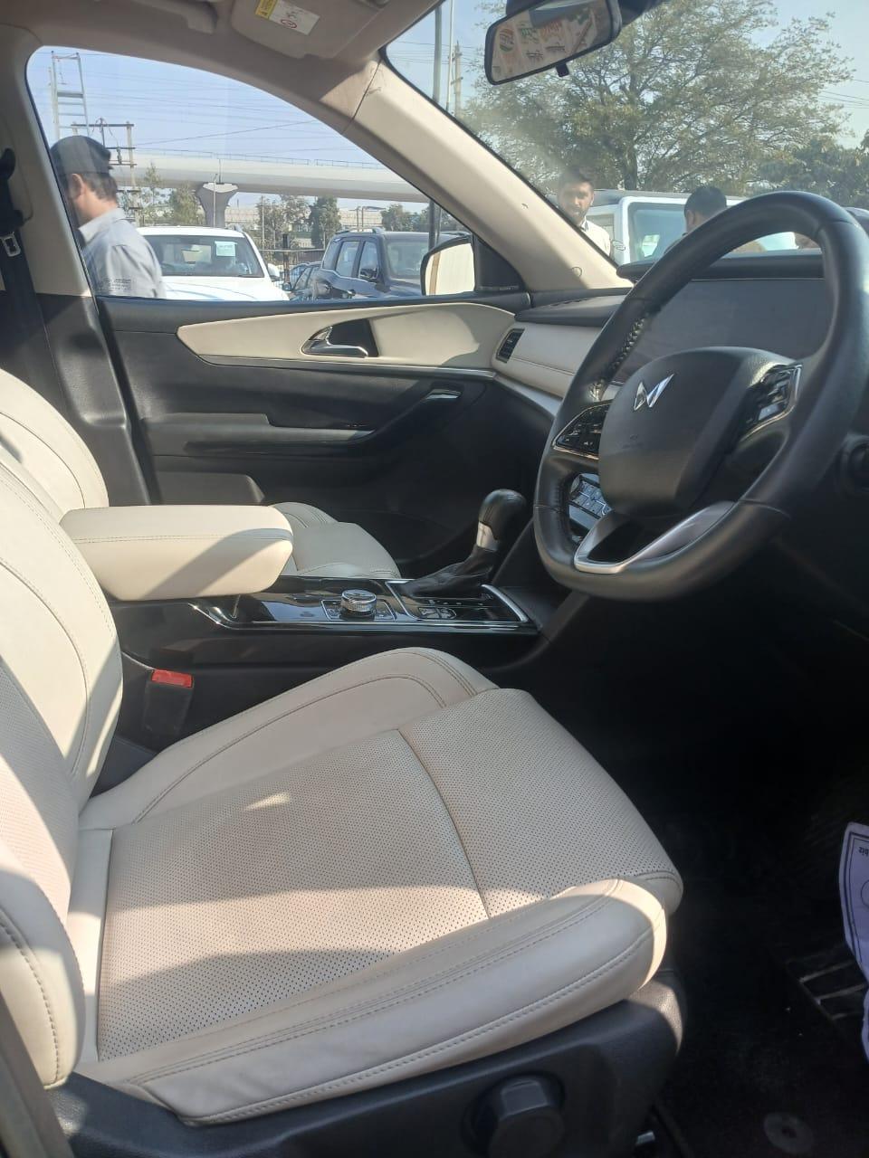 यूज़्ड 2024 महिंद्रा एक्सयूवी700, Faridabad Sector 7, Faridabad 15 यूज़्ड 2024 महिंद्रा एक्सयूवी700, Faridabad Sector 7, Faridabad 15