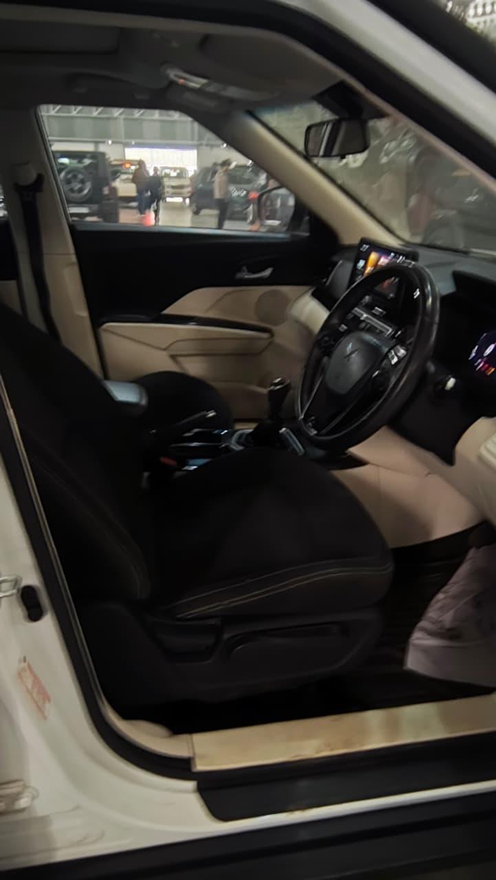 यूज़्ड 2024 महिंद्रा एक्सयूवी 3XO, Faridabad Sector 7, Faridabad 13 यूज़्ड 2024 महिंद्रा एक्सयूवी 3XO, Faridabad Sector 7, Faridabad 13