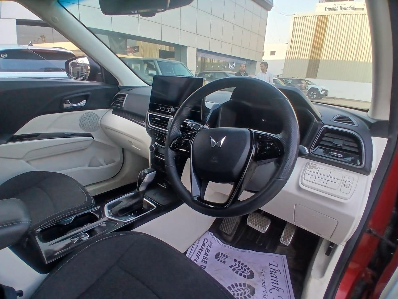 यूज़्ड 2024 महिंद्रा एक्सयूवी 3XO, Faridabad Sector 7, Faridabad 12 यूज़्ड 2024 महिंद्रा एक्सयूवी 3XO, Faridabad Sector 7, Faridabad 12