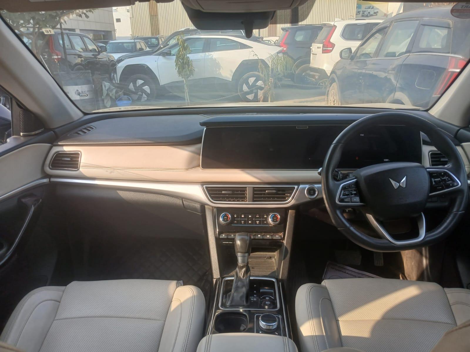 यूज़्ड 2023 महिंद्रा एक्सयूवी700, Faridabad Sector 7, Faridabad 9 यूज़्ड 2023 महिंद्रा एक्सयूवी700, Faridabad Sector 7, Faridabad 9