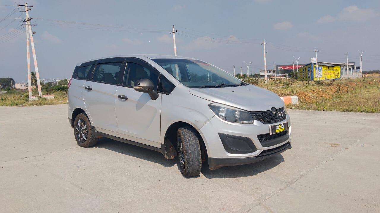 2020 महिंद्रा मराज़ो M2 8-Seater 2020 महिंद्रा मराज़ो M2 8-Seater