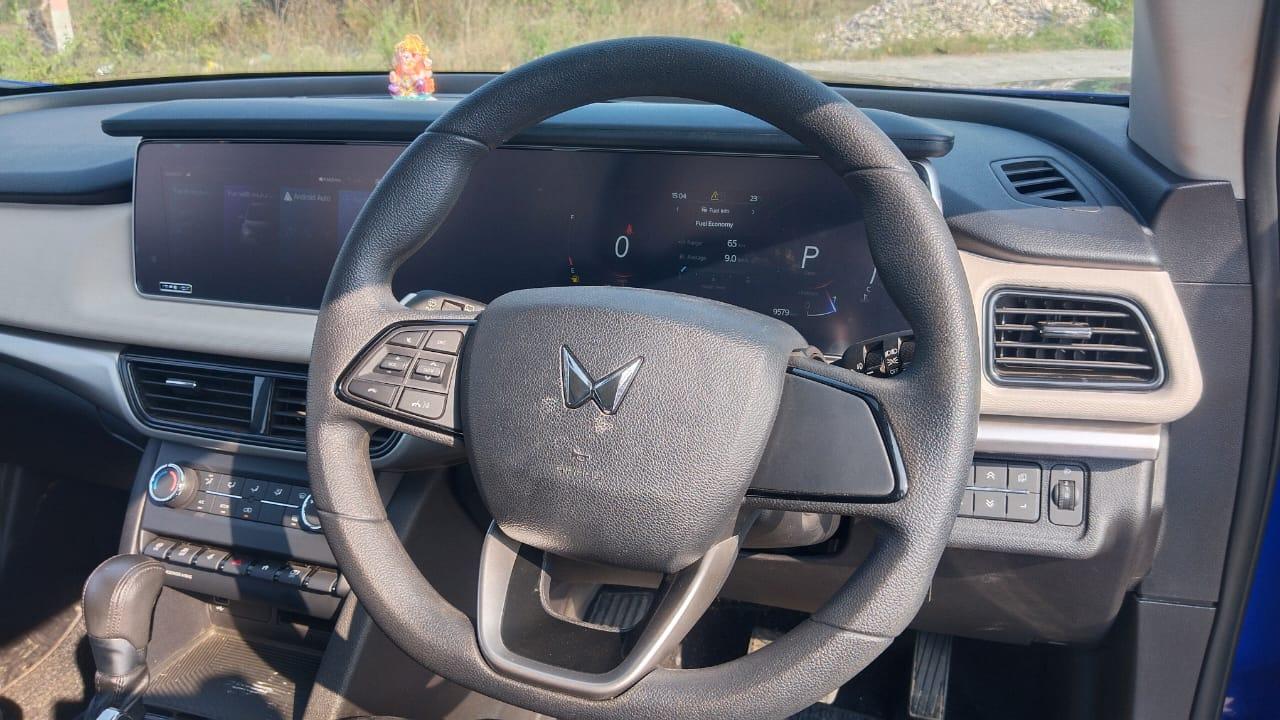 यूज़्ड 2023 महिंद्रा एक्सयूवी700, Vinobanagar Shimoga, Shimoga 11 यूज़्ड 2023 महिंद्रा एक्सयूवी700, Vinobanagar Shimoga, Shimoga 11