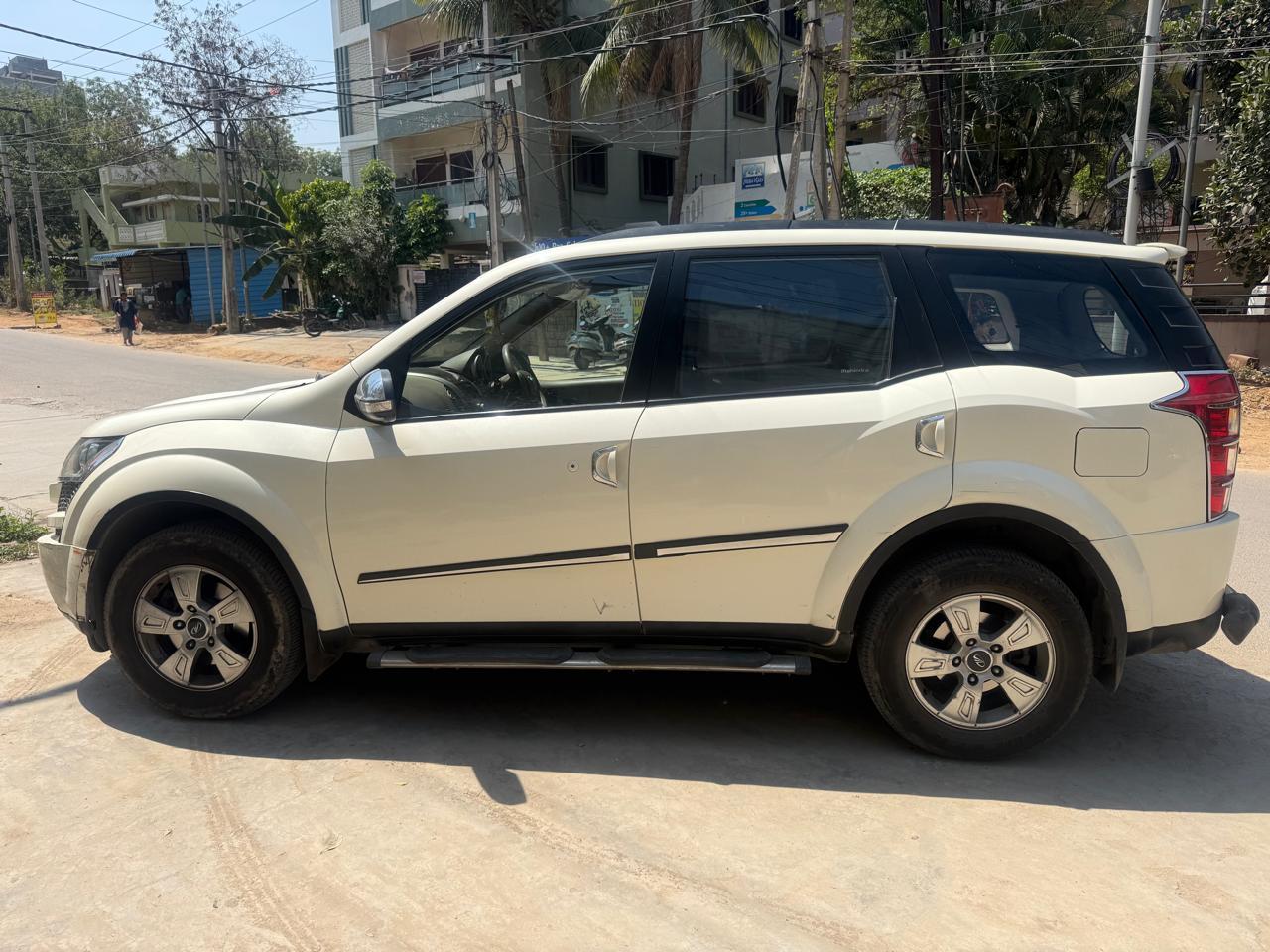 2014 महिंद्रा एक्सयूवी500 W8 FWD 2014 महिंद्रा एक्सयूवी500 W8 FWD