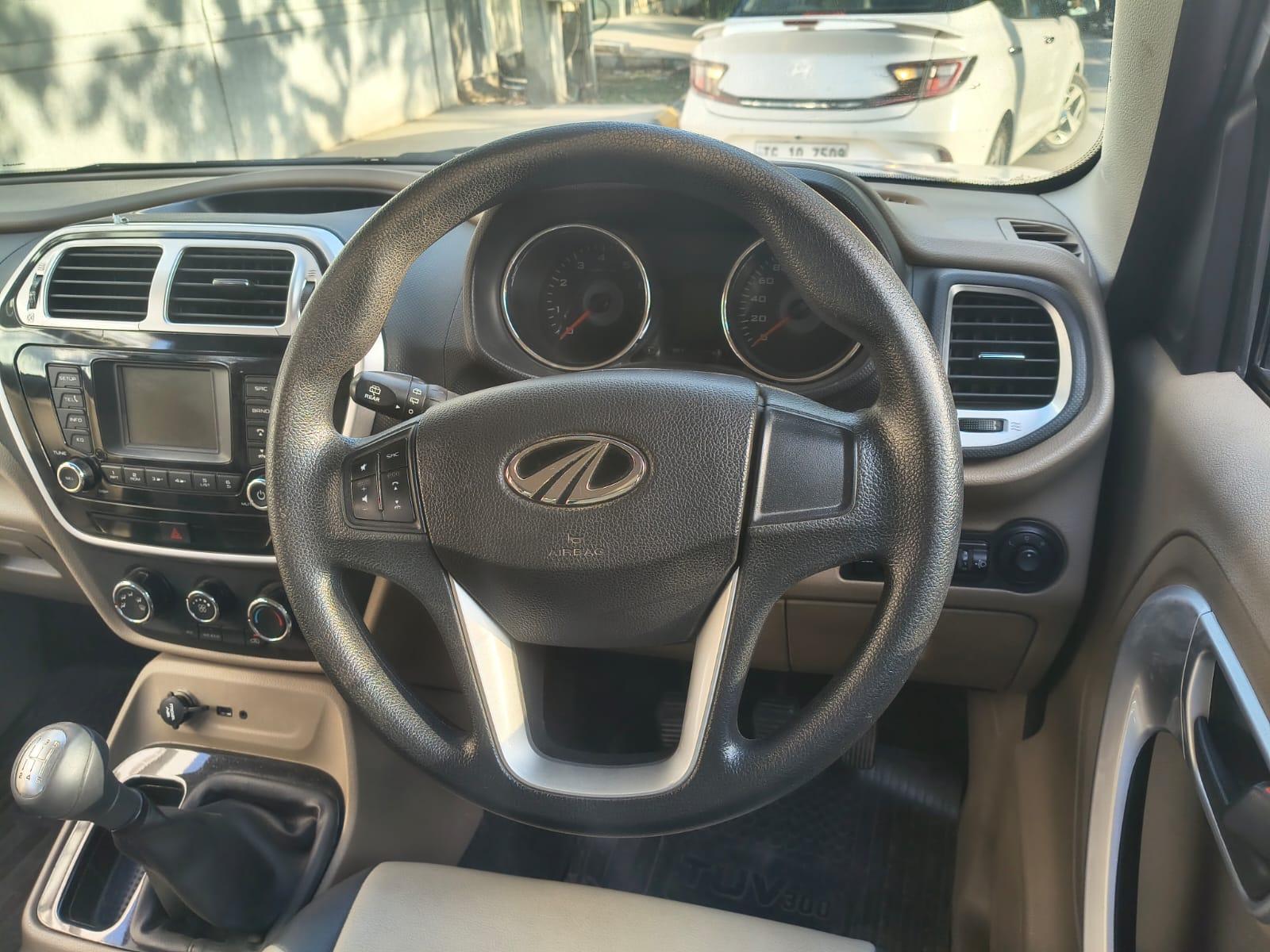 यूज़्ड 2015 महिंद्रा टीयूवी300, Gajularamaram, Hyderabad 10 यूज़्ड 2015 महिंद्रा टीयूवी300, Gajularamaram, Hyderabad 10