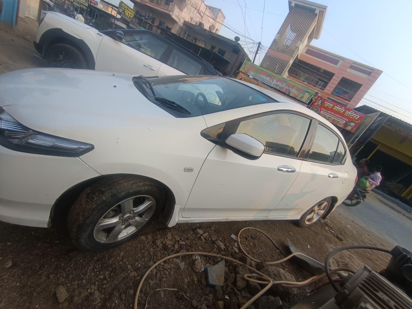 2011 होंडा सिटी 1.5 V MT 2011 होंडा सिटी 1.5 V MT