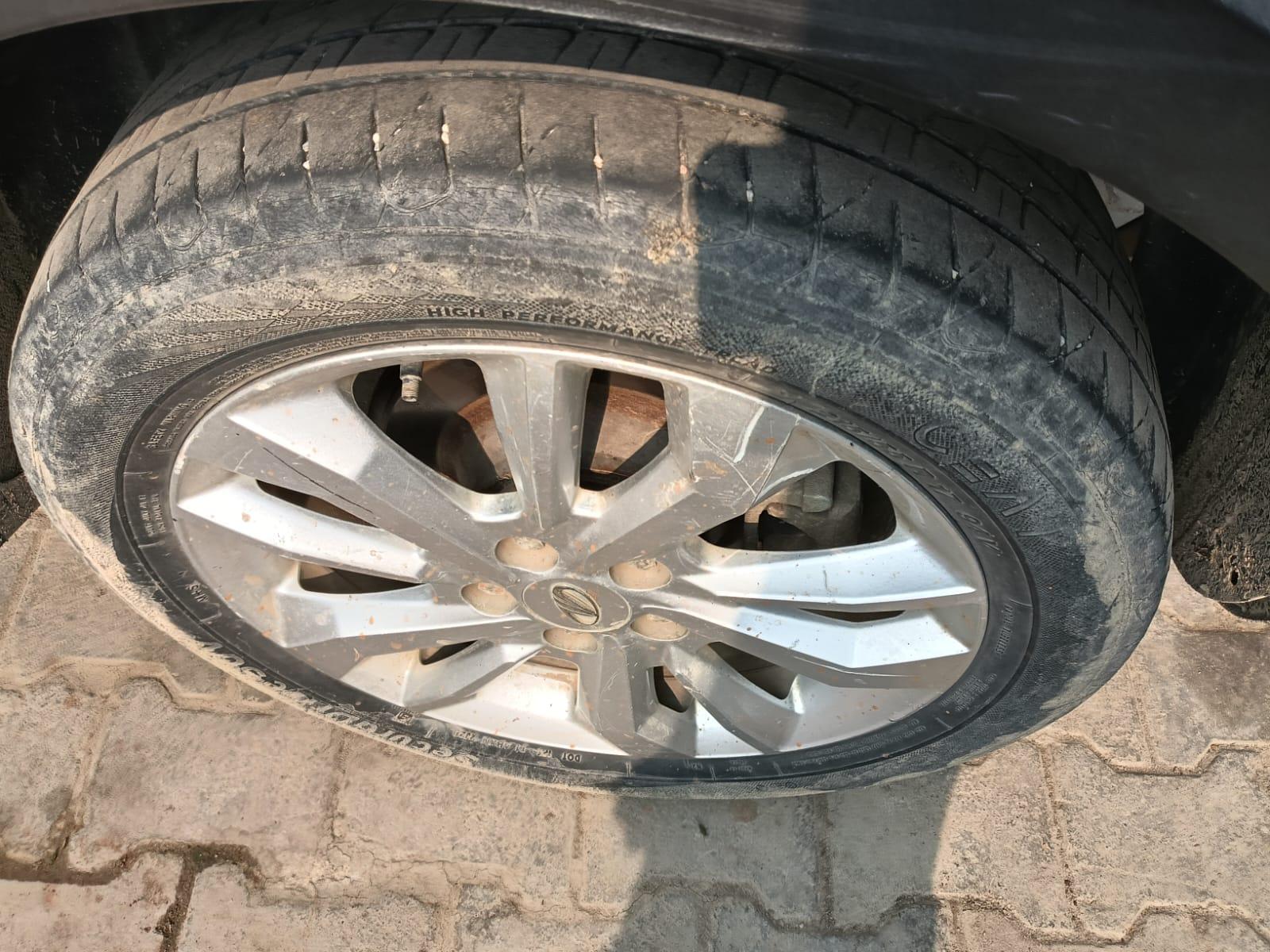 यूज़्ड 2019 महिंद्रा एक्सयूवी300, Rani Ki Sarai, Azamgarh 5 यूज़्ड 2019 महिंद्रा एक्सयूवी300, Rani Ki Sarai, Azamgarh 5