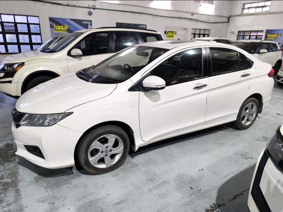 2016 होंडा सिटी VX MT Diesel BS IV 2016 होंडा सिटी VX MT Diesel BS IV