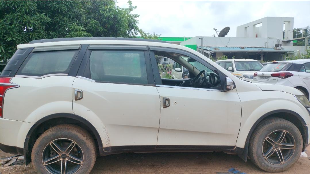 यूज़्ड 2015 महिंद्रा एक्सयूवी500, Banguary, Cuttack 5 यूज़्ड 2015 महिंद्रा एक्सयूवी500, Banguary, Cuttack 5