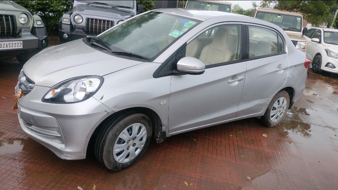 2015 होंडा अमेज़ SX MT Petrol 2015 होंडा अमेज़ SX MT Petrol