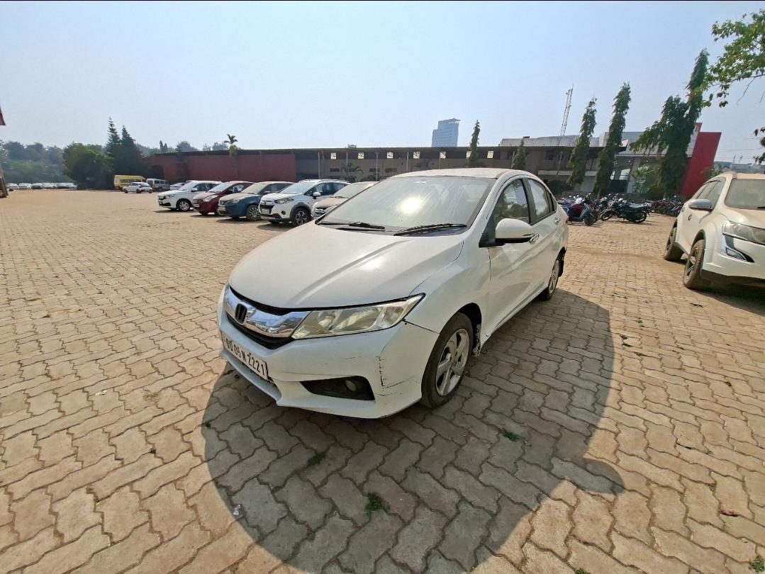 2015 होंडा सिटी V MT Diesel BS IV 2015 होंडा सिटी V MT Diesel BS IV