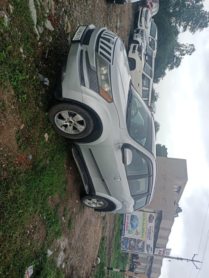 2012 महिंद्रा एक्सयूवी500 W8 FWD 2012 महिंद्रा एक्सयूवी500 W8 FWD