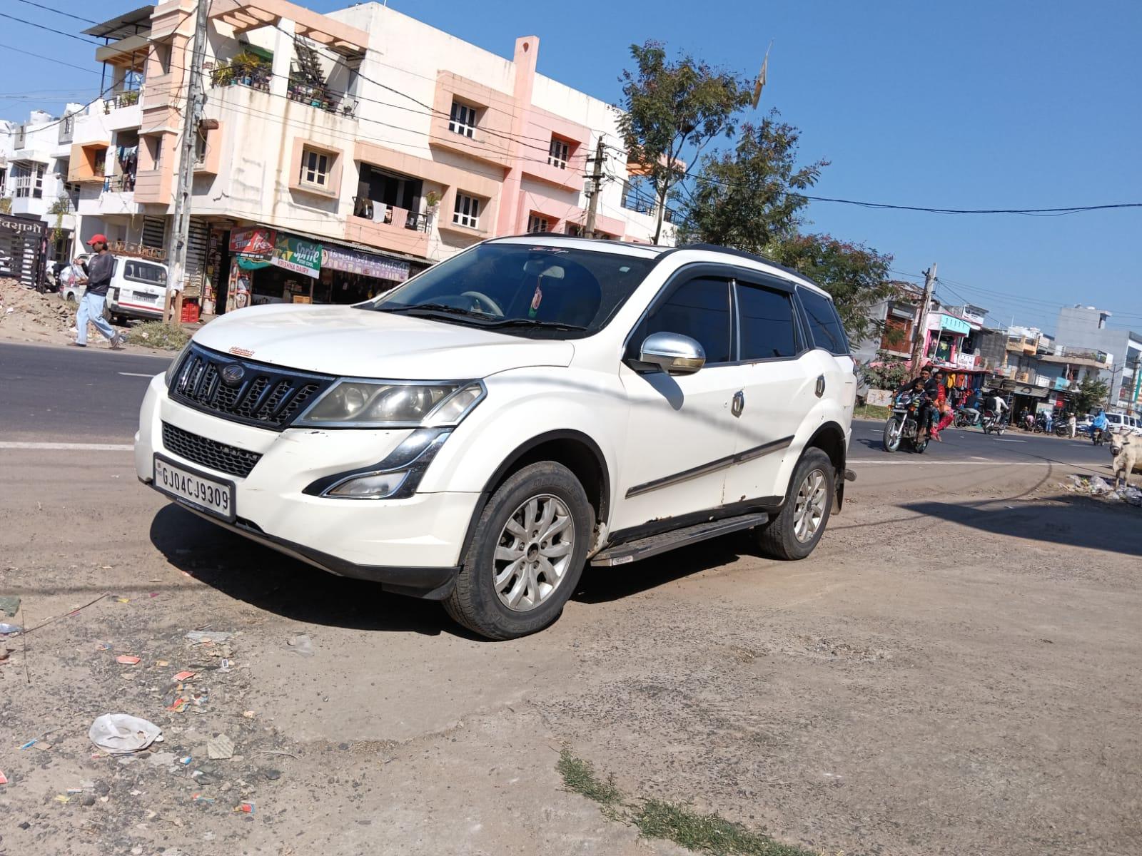 2016 महिंद्रा एक्सयूवी500 W10 FWD 2016 महिंद्रा एक्सयूवी500 W10 FWD