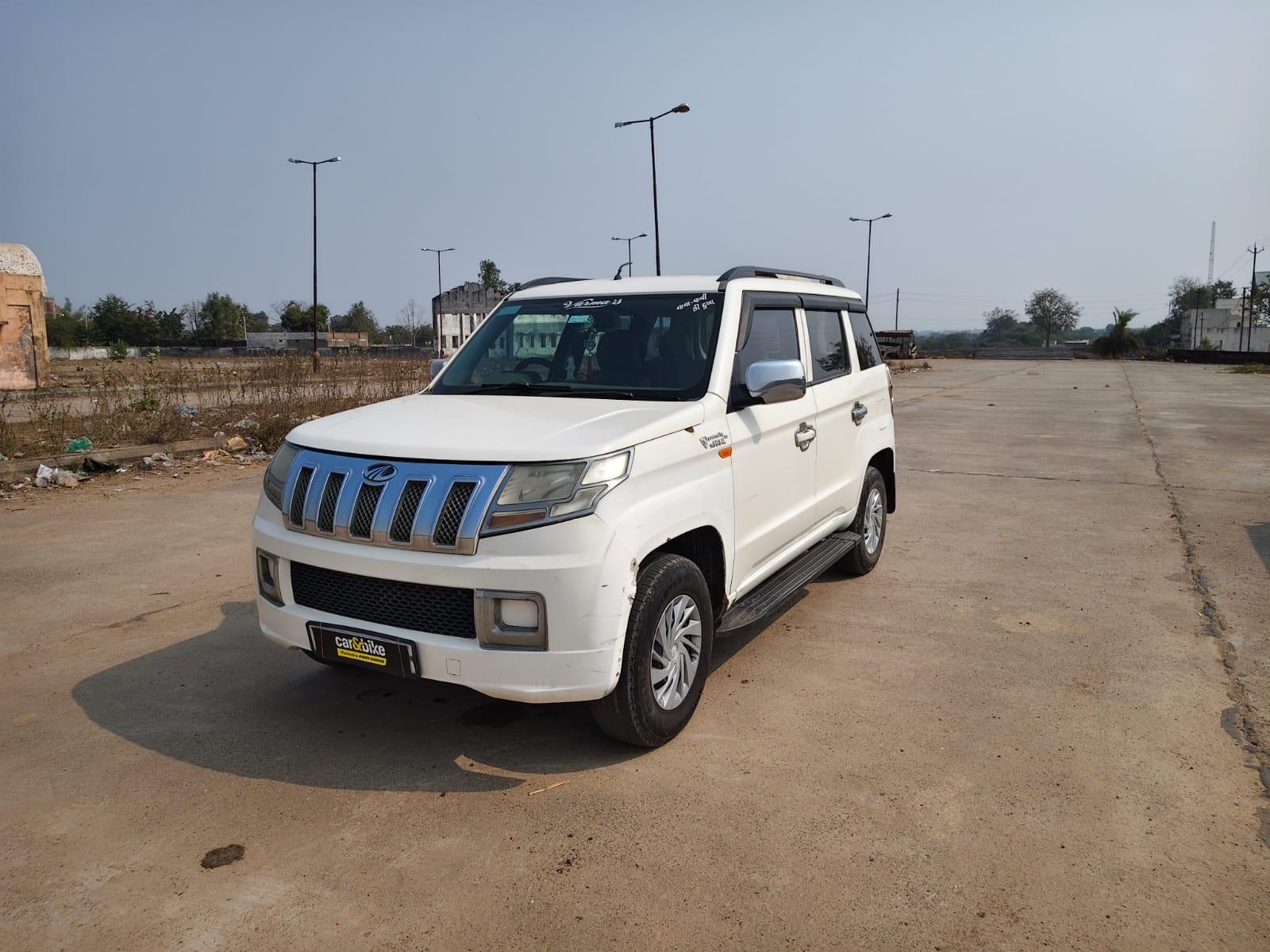 2017 महिंद्रा टीयूवी300 T6 2017 महिंद्रा टीयूवी300 T6