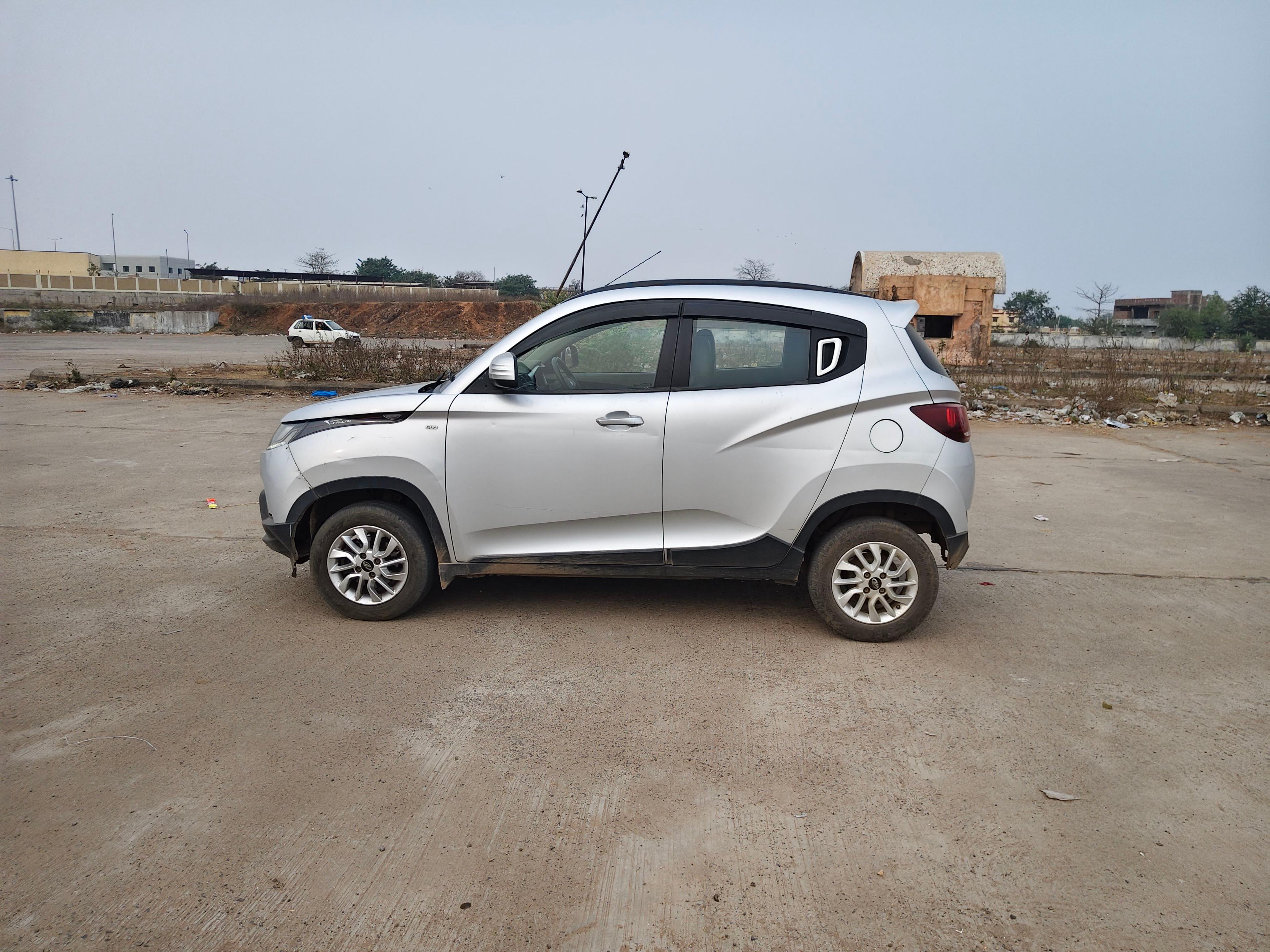 यूज़्ड 2016 महिंद्रा केयूवी 100, Kharoda, Dahod 1 यूज़्ड 2016 महिंद्रा केयूवी 100, Kharoda, Dahod 1