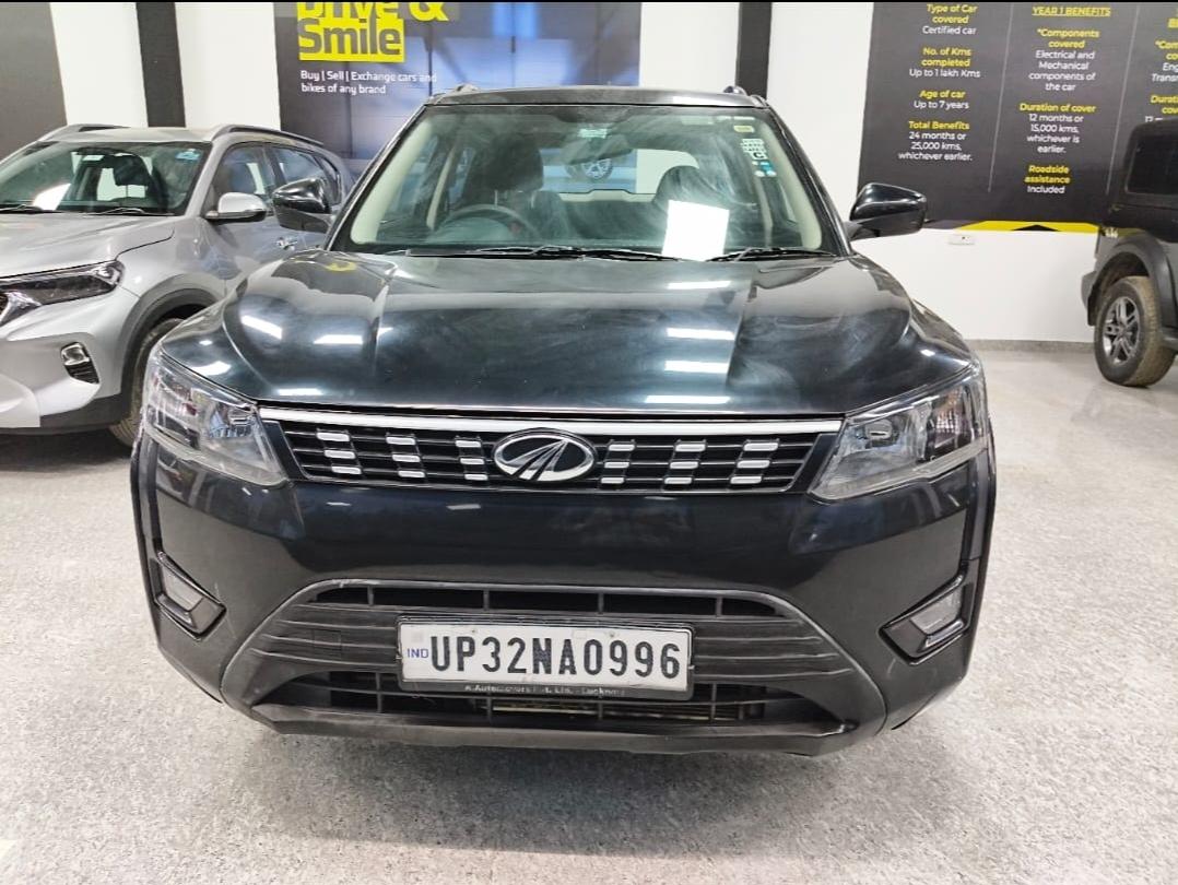 2022 महिंद्रा एक्सयूवी300 W6 Petrol 2022 महिंद्रा एक्सयूवी300 W6 Petrol