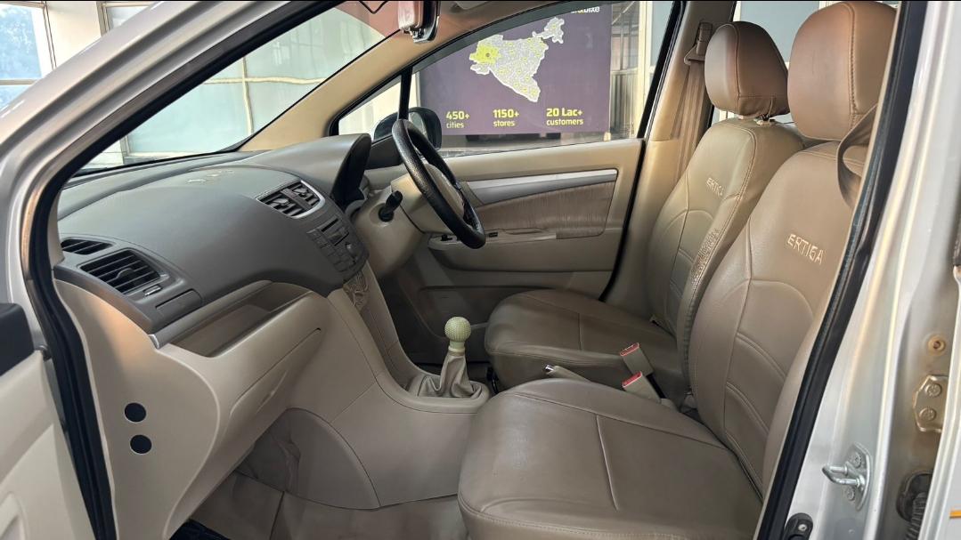 यूज़्ड 2015 मारुति सुजुकी अर्टिगा, Saveena, Udaipur 15 यूज़्ड 2015 मारुति सुजुकी अर्टिगा, Saveena, Udaipur 15