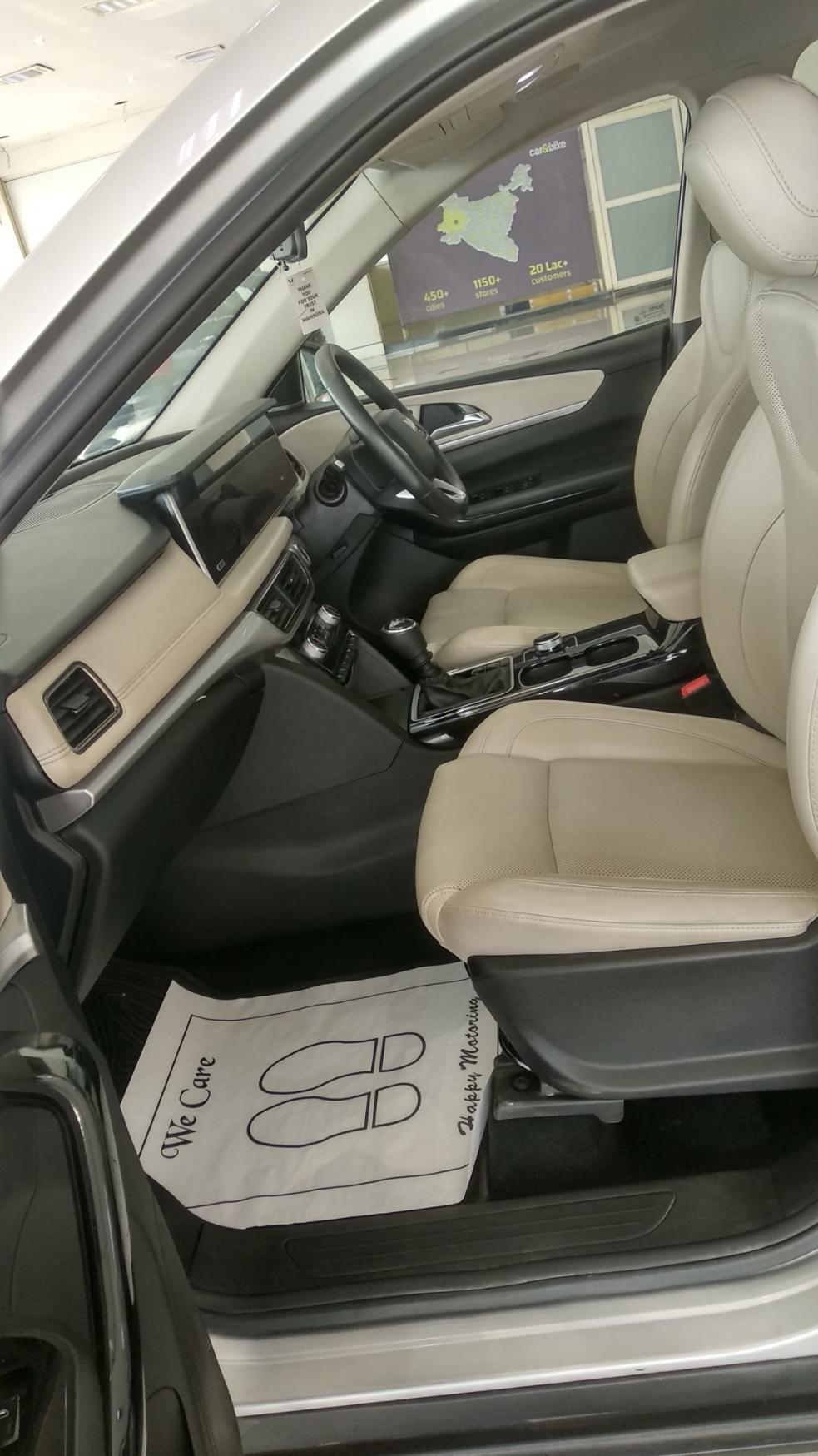 यूज़्ड 2024 महिंद्रा एक्सयूवी700, Saveena, Udaipur 15 यूज़्ड 2024 महिंद्रा एक्सयूवी700, Saveena, Udaipur 15