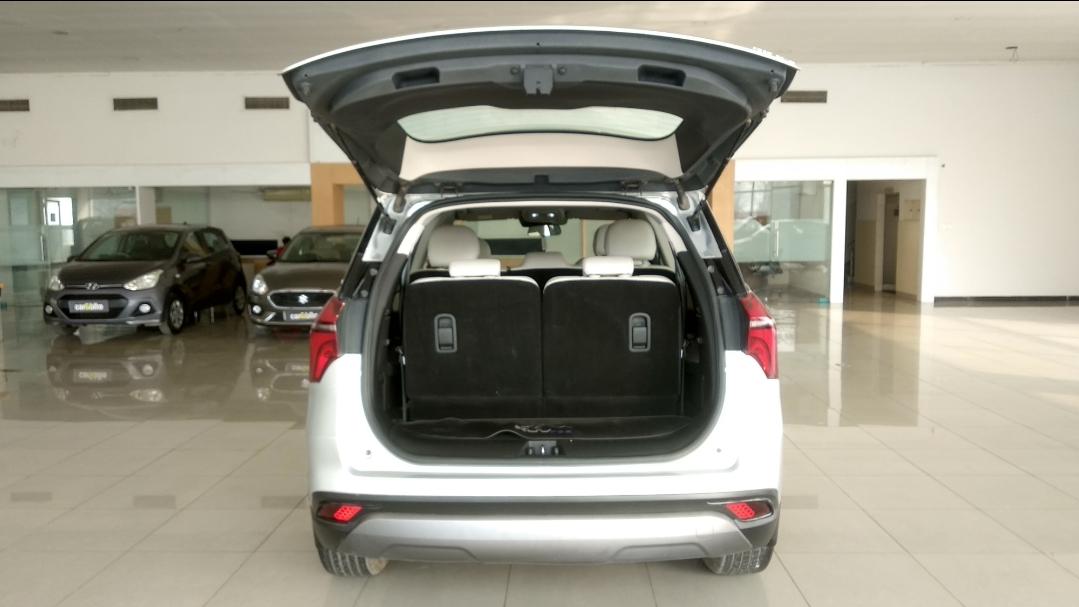 यूज़्ड 2024 महिंद्रा एक्सयूवी700, Saveena, Udaipur 9 यूज़्ड 2024 महिंद्रा एक्सयूवी700, Saveena, Udaipur 9