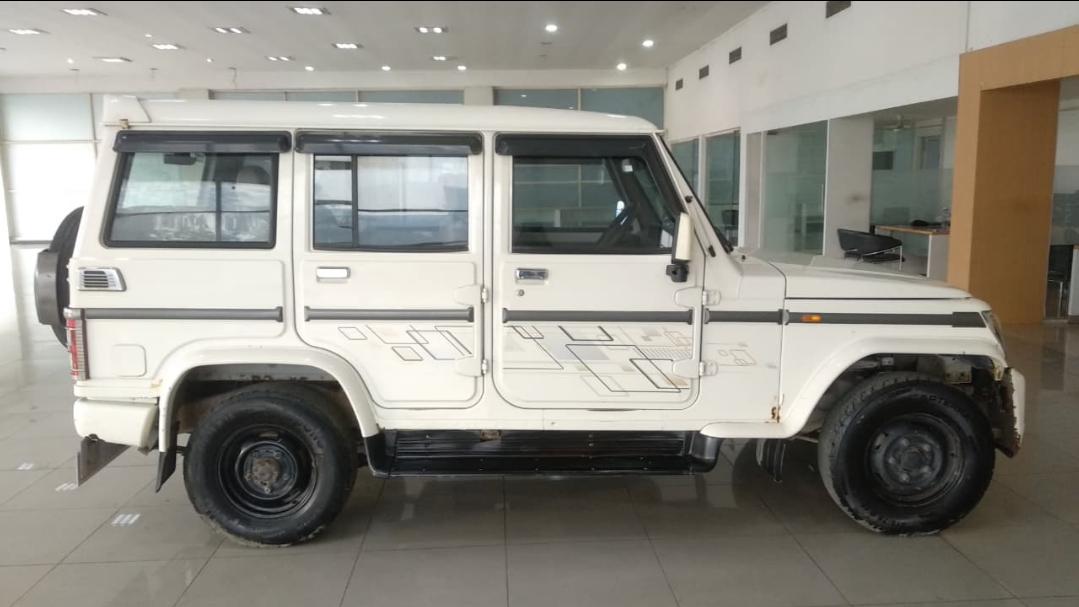 यूज़्ड 2017 महिंद्रा बोलेरो, Saveena, Udaipur 5 यूज़्ड 2017 महिंद्रा बोलेरो, Saveena, Udaipur 5