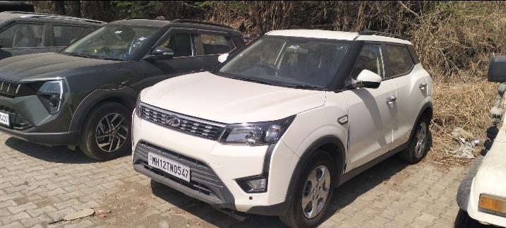 2021 महिंद्रा एक्सयूवी300 W6 Petrol 2021 महिंद्रा एक्सयूवी300 W6 Petrol