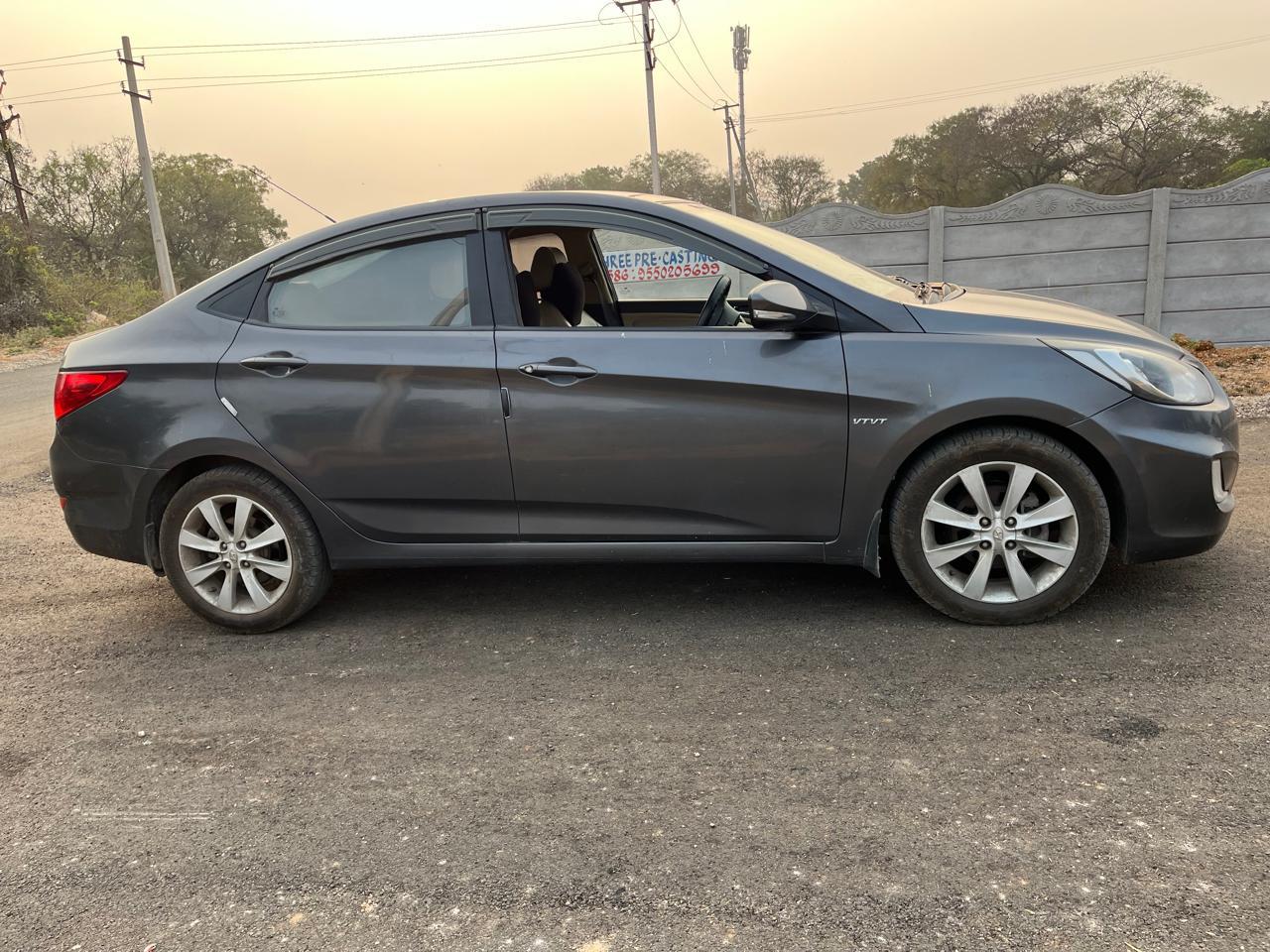 2012 ह्युंडई फ्लयूडिक वरना 1.6 VTVT SX 2012 ह्युंडई फ्लयूडिक वरना 1.6 VTVT SX