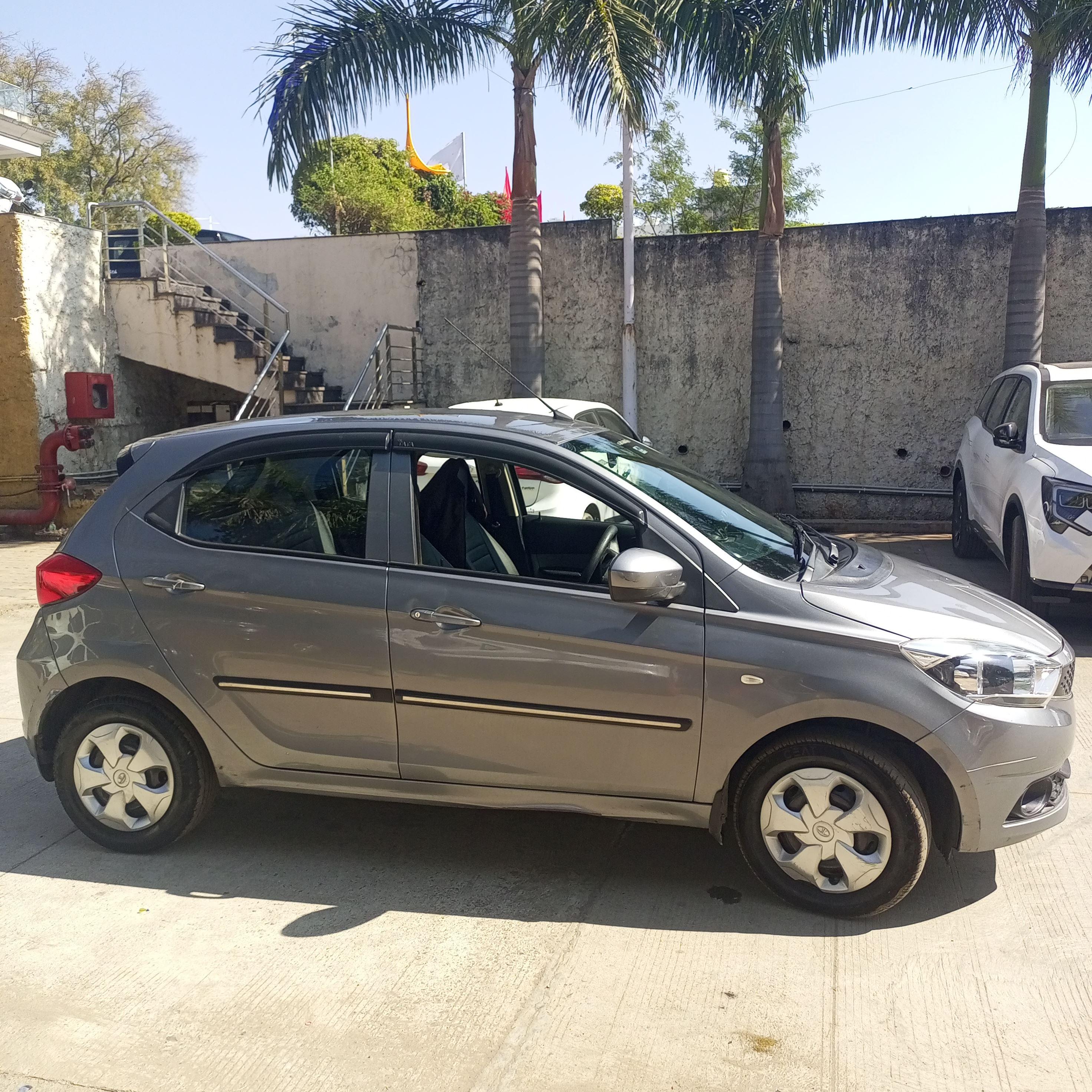 यूज़्ड 2018 टाटा टियागो, Gurriya, Chhindwara 5 यूज़्ड 2018 टाटा टियागो, Gurriya, Chhindwara 5