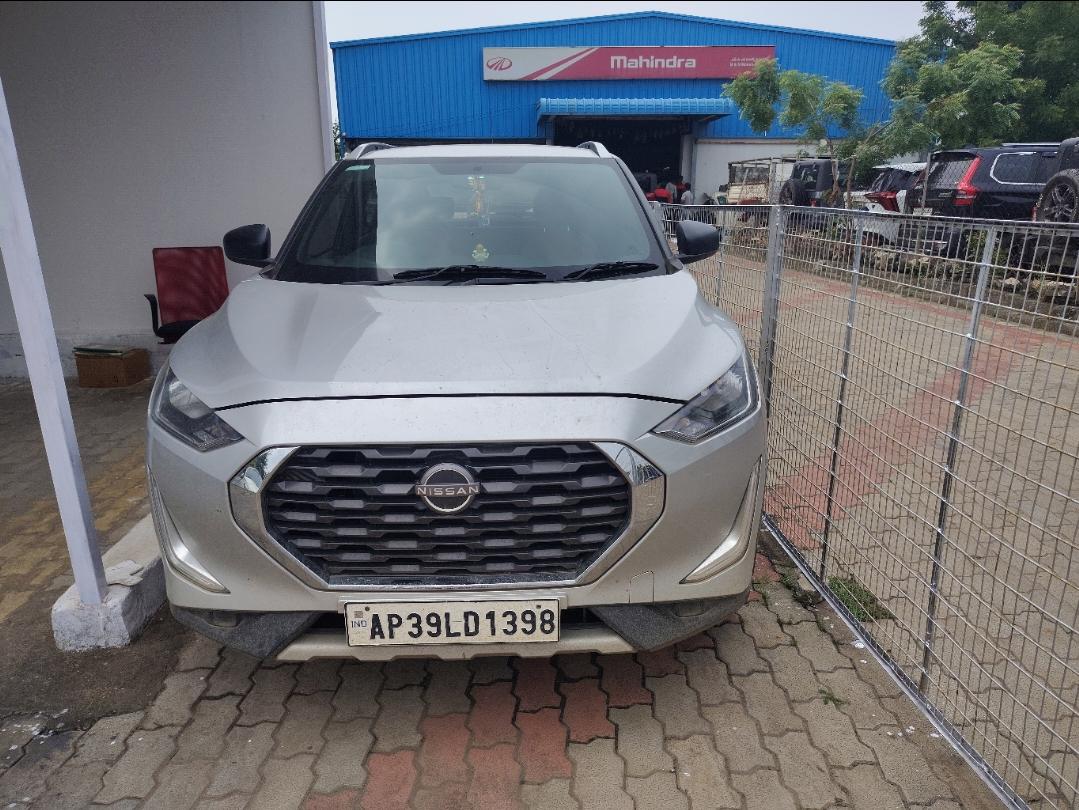 2021 निसान मैग्नाइट XE 2021 निसान मैग्नाइट XE