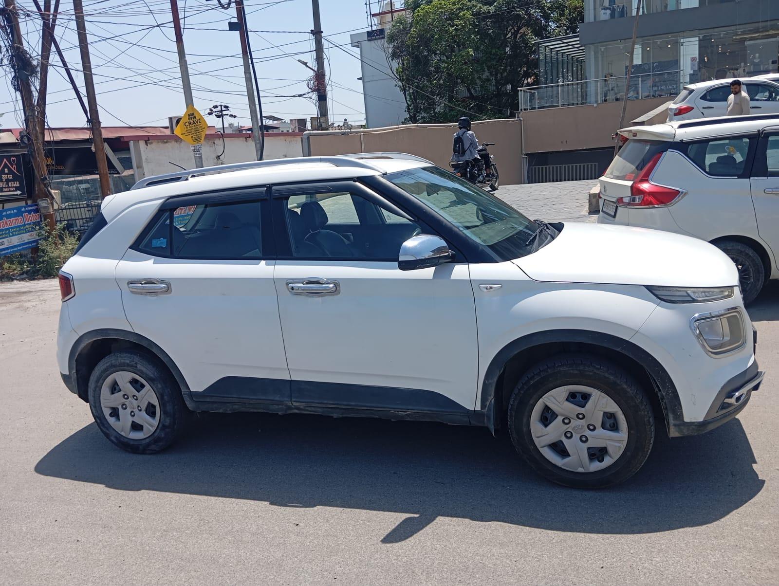 यूज़्ड 2020 ह्युंडई वेन्यू, Mothrowala, Dehradun 1 यूज़्ड 2020 ह्युंडई वेन्यू, Mothrowala, Dehradun 1