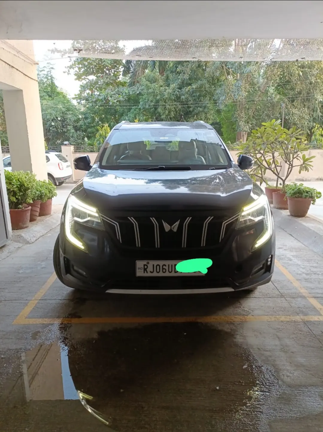 2021 महिंद्रा एक्सयूवी700 AX7 MT Petrol 7 STR 2021 महिंद्रा एक्सयूवी700 AX7 MT Petrol 7 STR